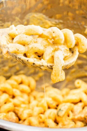 square picture of chicken pasta for recipe card