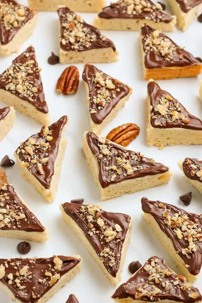 shortbread cookie triangles with pecans