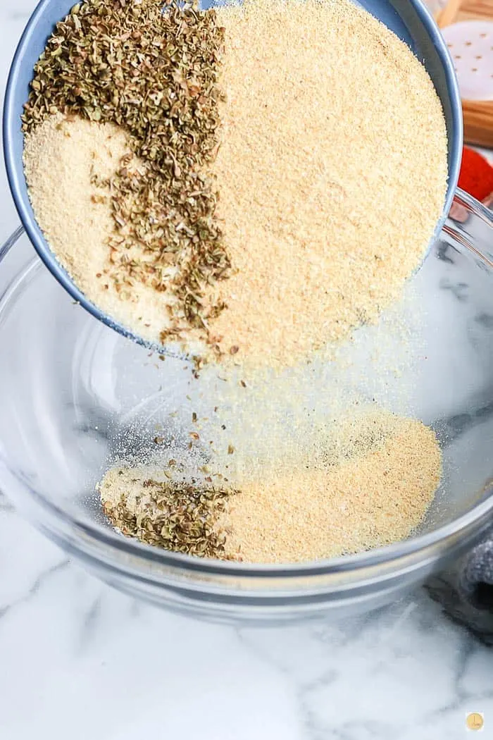 garlic powder in a bowl