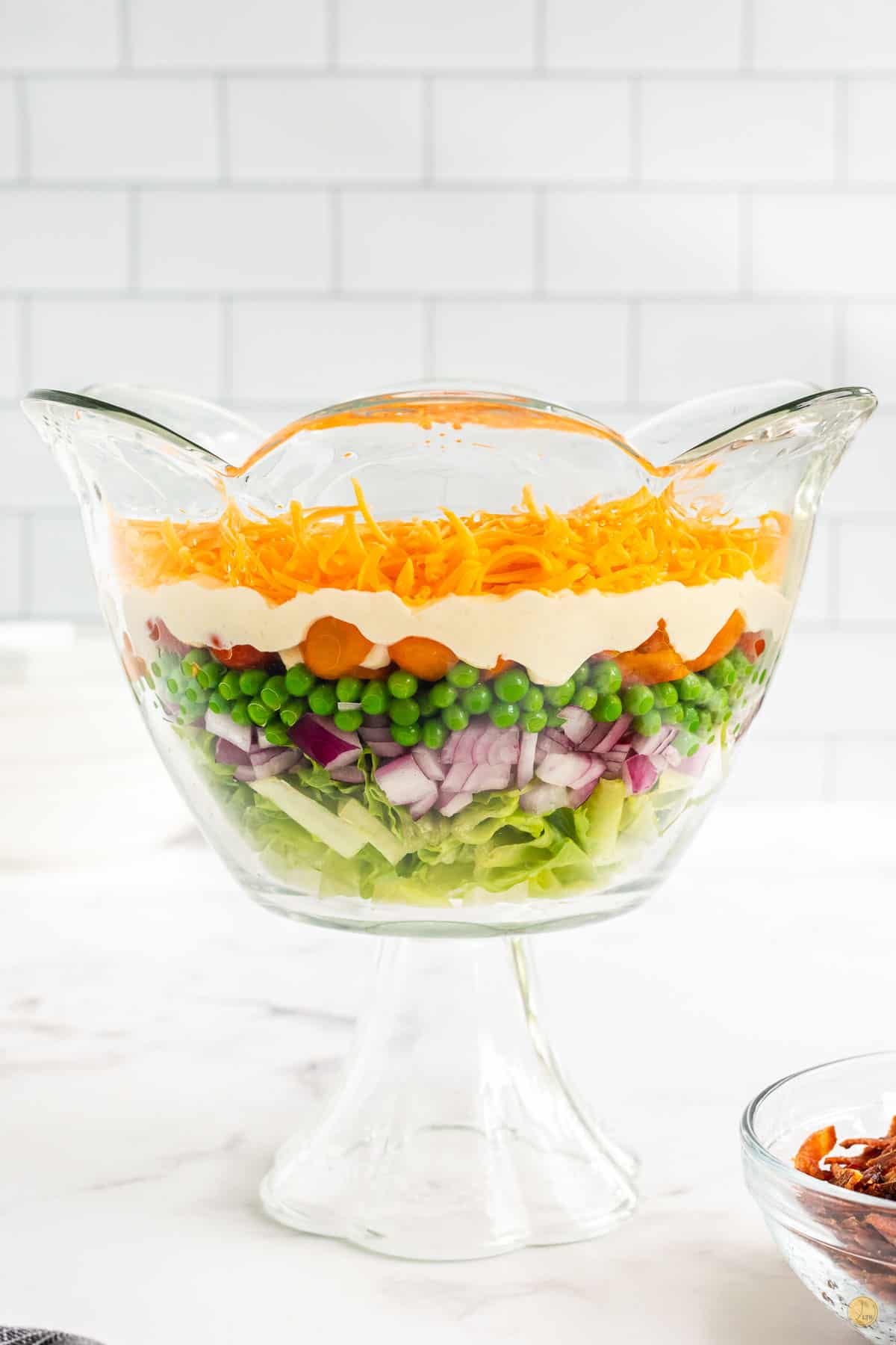 6 layers of salad in a bowl