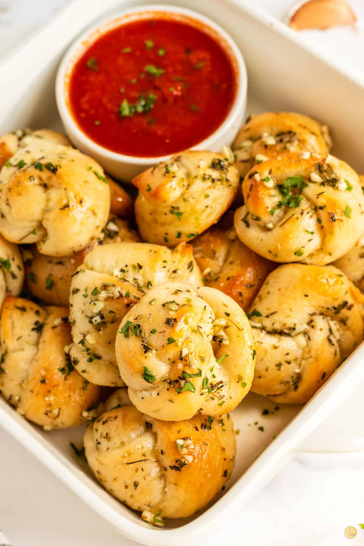 bowl of garlic knots