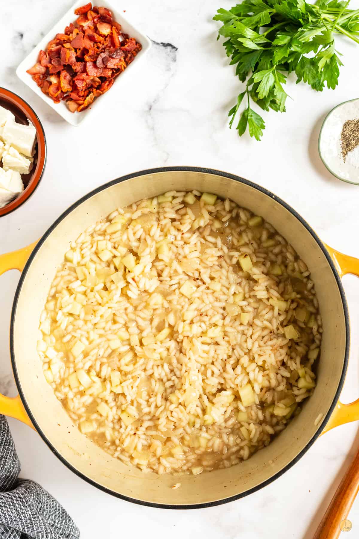 apple risotto in a pot