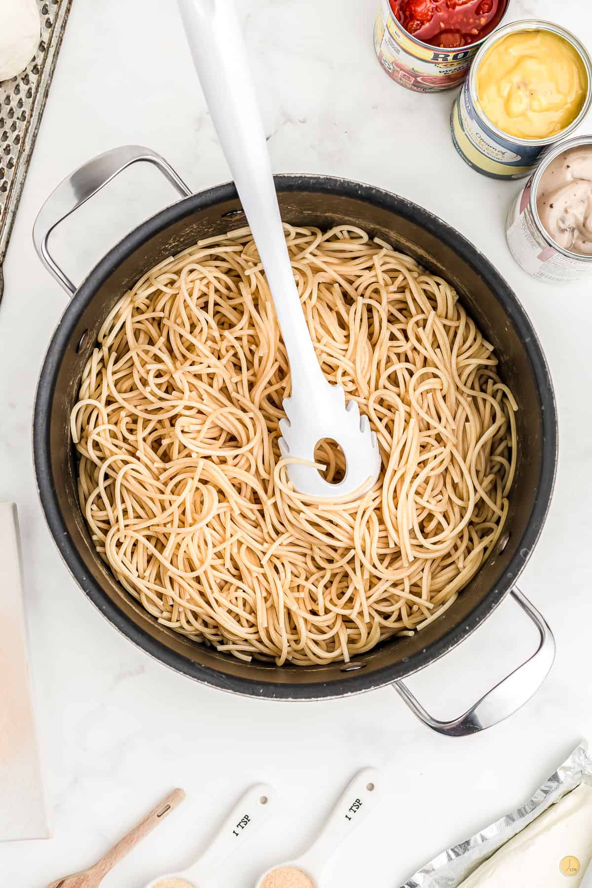 spaghetti in a pot