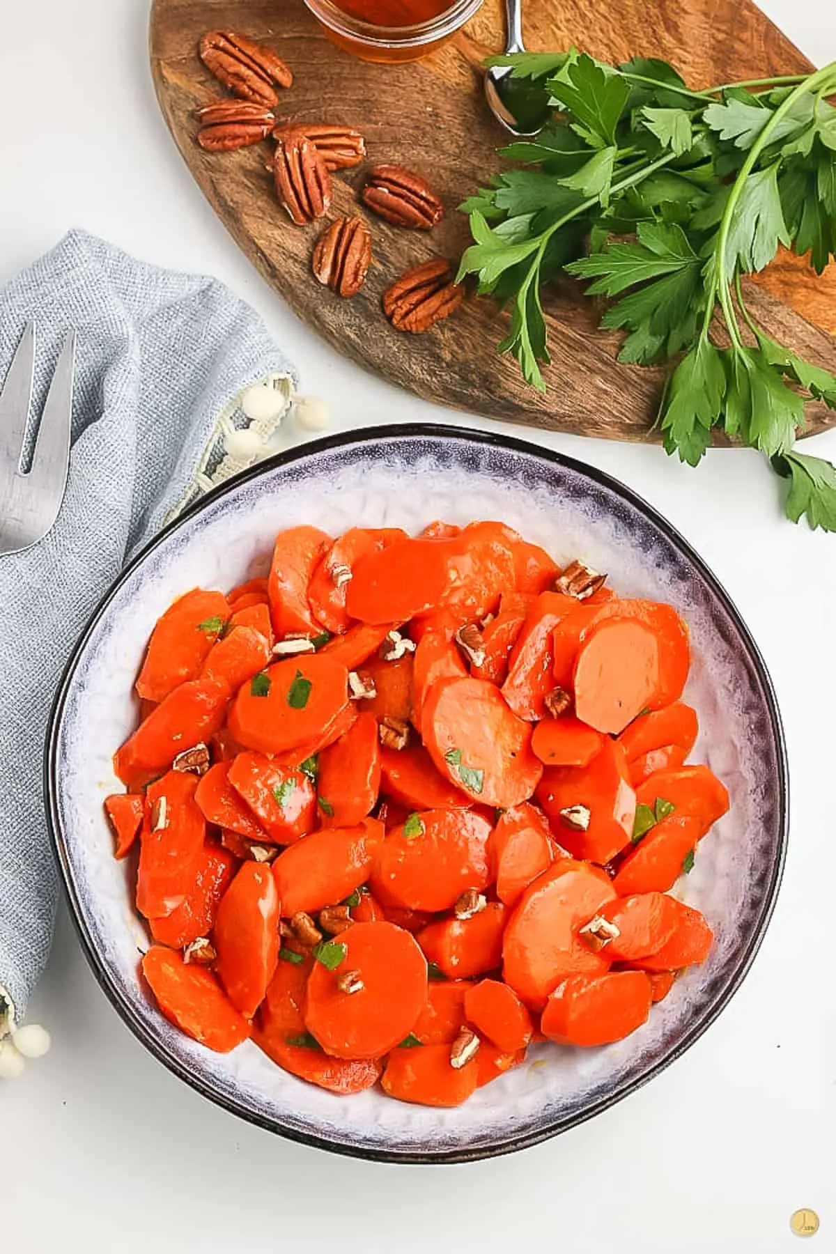 overhead picture of bowl of cooked carrots