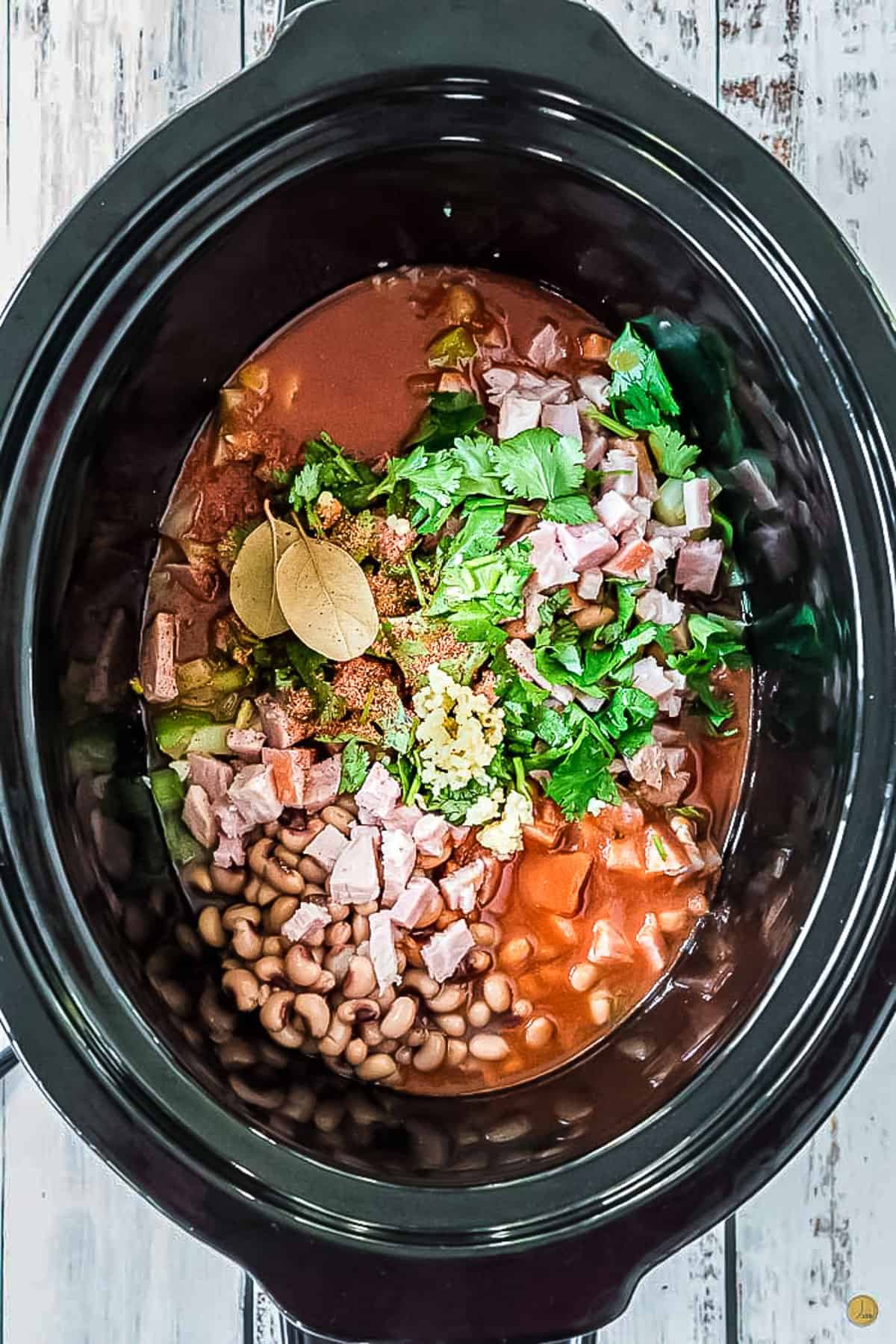 hoppin john uncooked in a pot