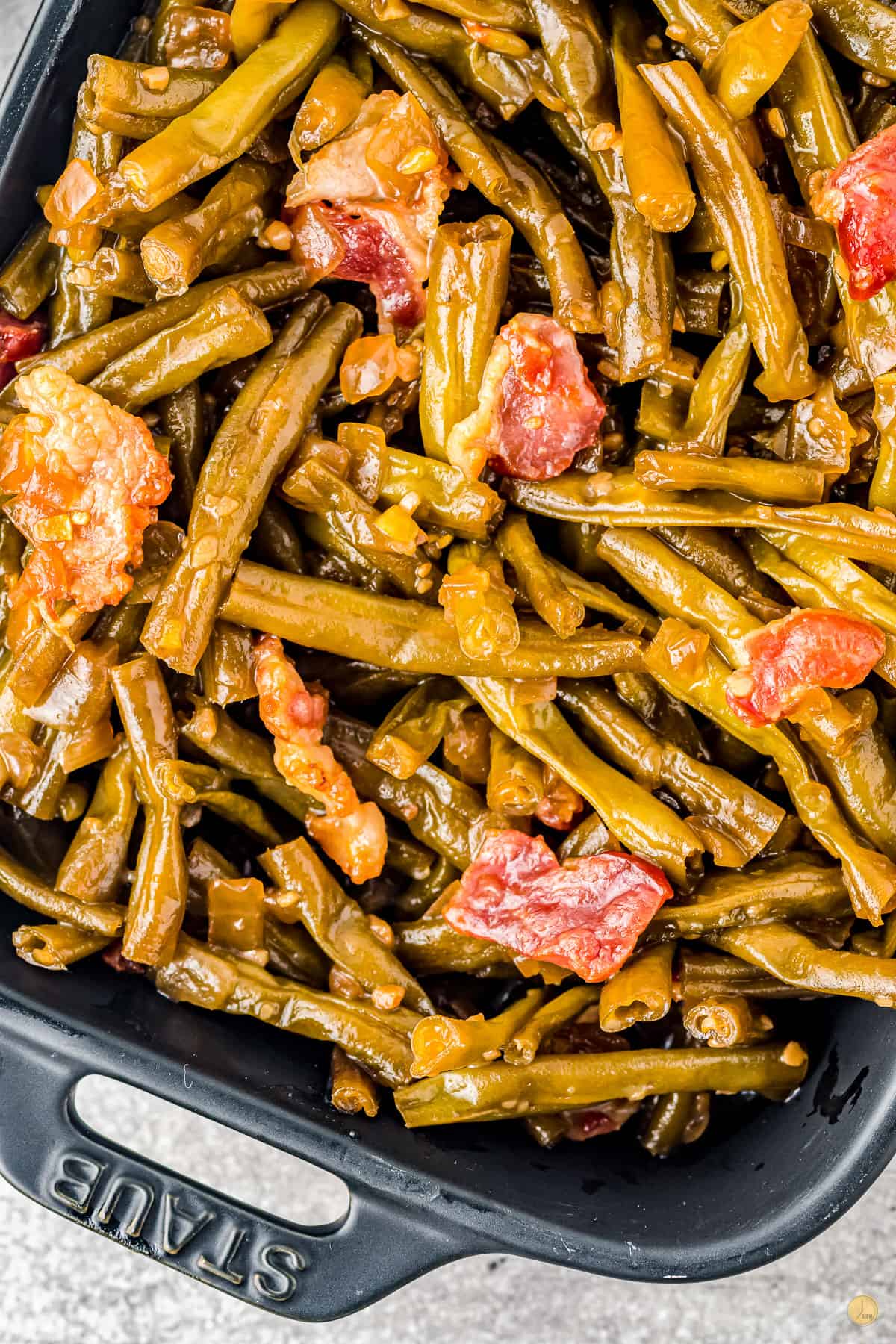 overhead pan o smothered green beans
