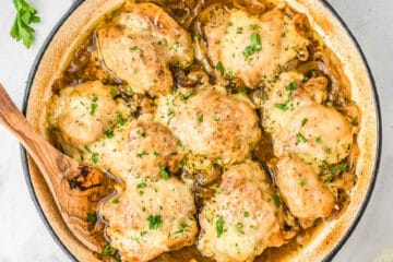 skillet of french onion chicken