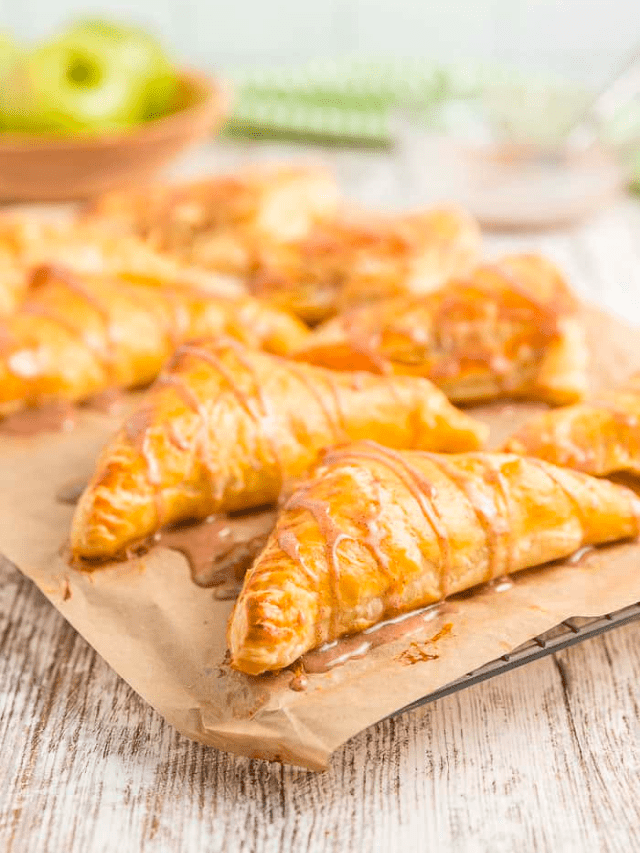 Puff Pastry Apple Turnovers {Flaky!} Story