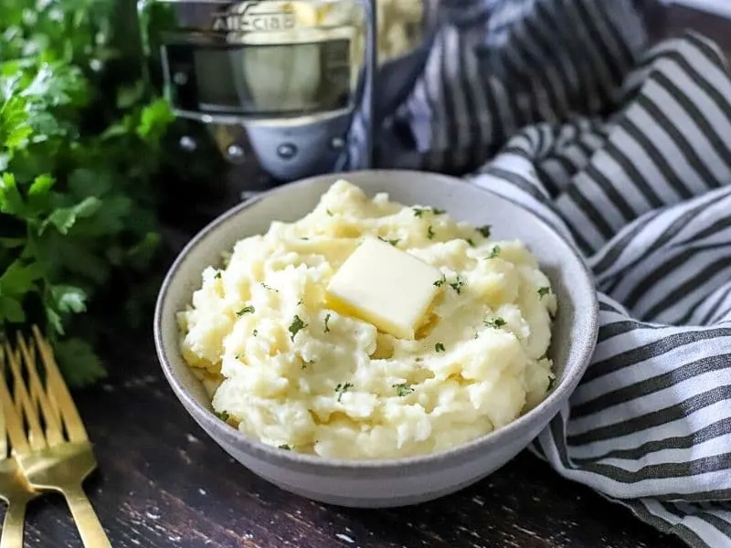 crockpot mashed potatoes in a bowl