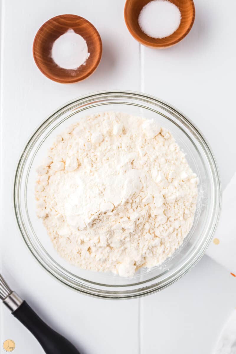 flour in a clear bowl