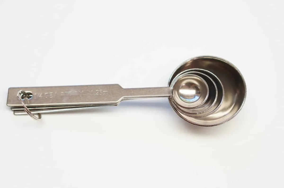 stack of us teaspoon measuring spoons