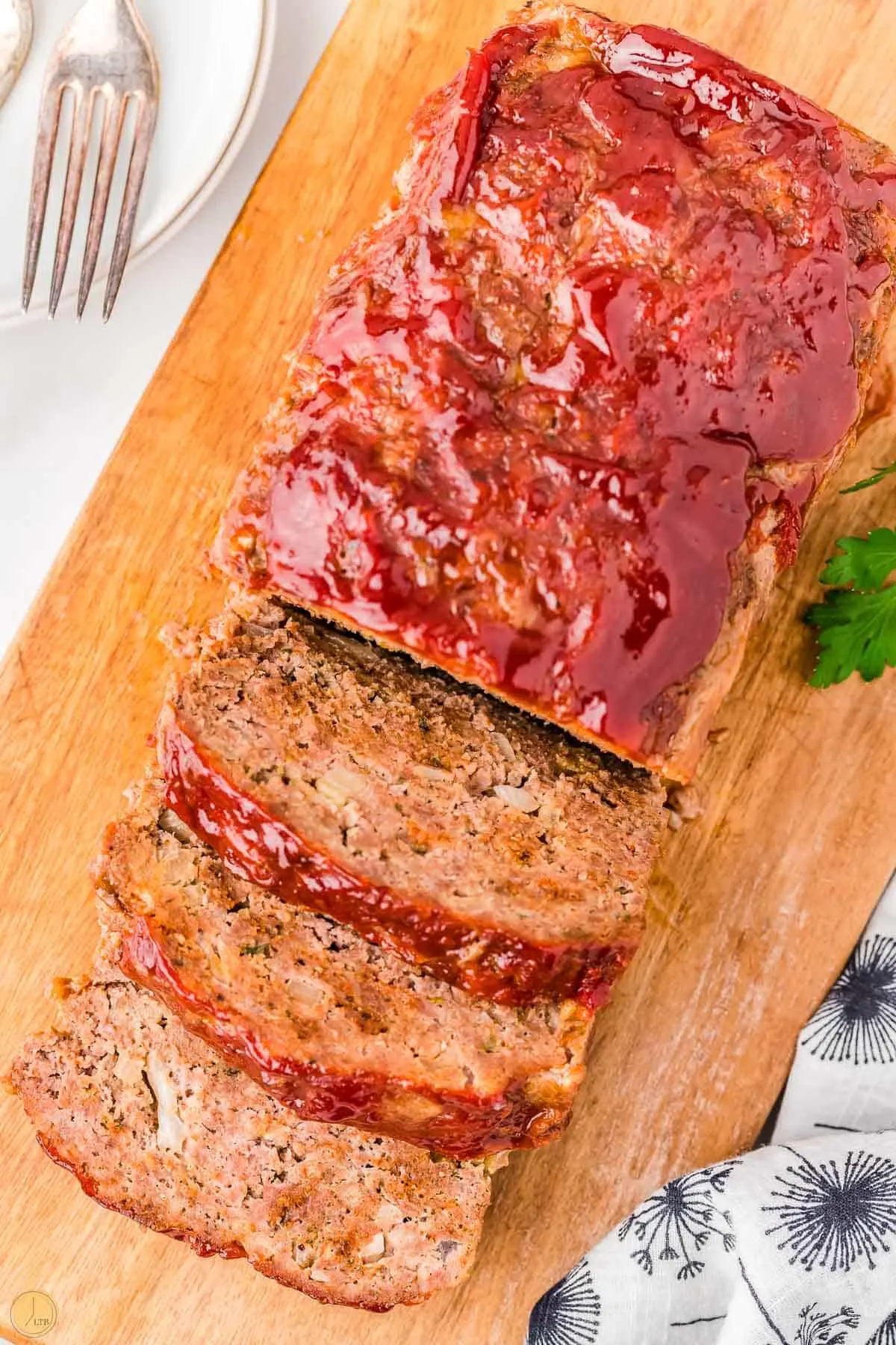 overhead pic of sliced meatloaf