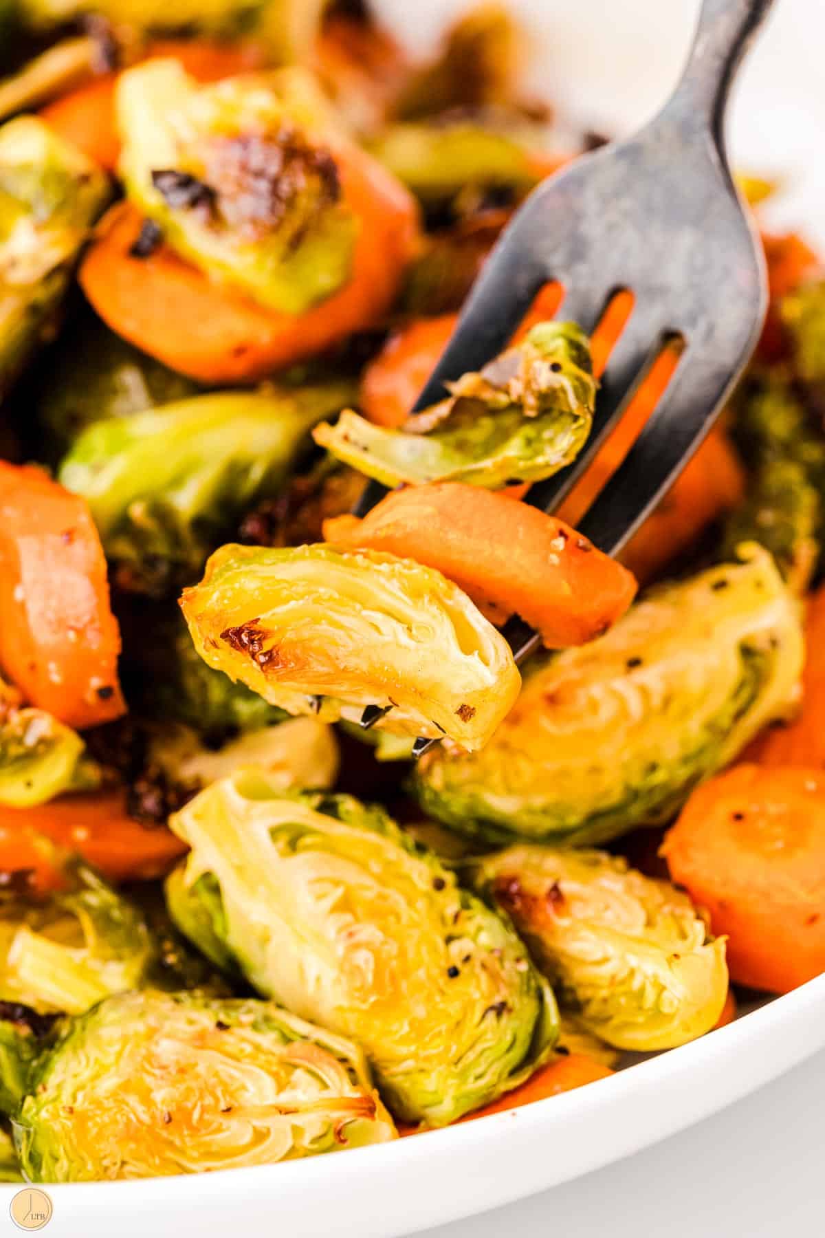 meal prep is easy with this sheet pan side dish of roasted vegetables