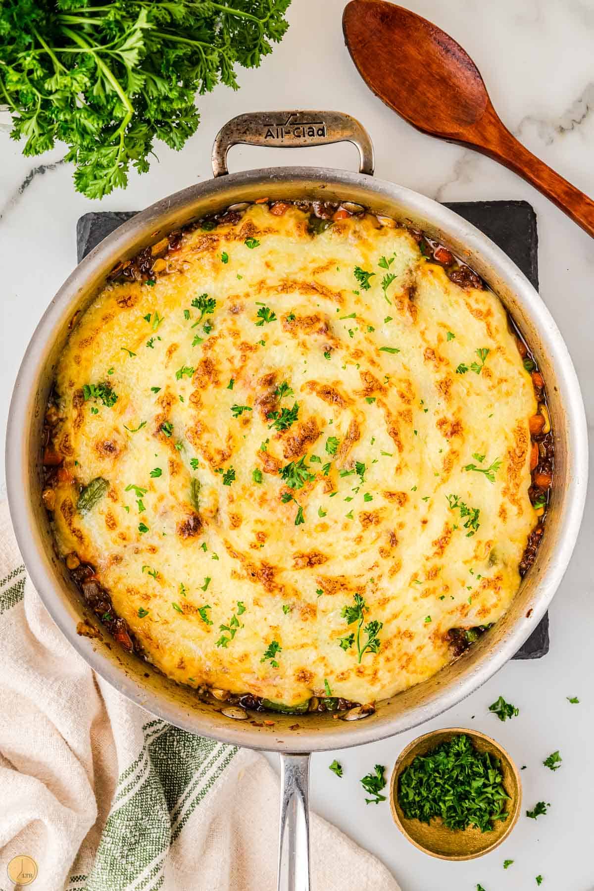 traditional dish for a cold winter night is skillet shepherd's pie