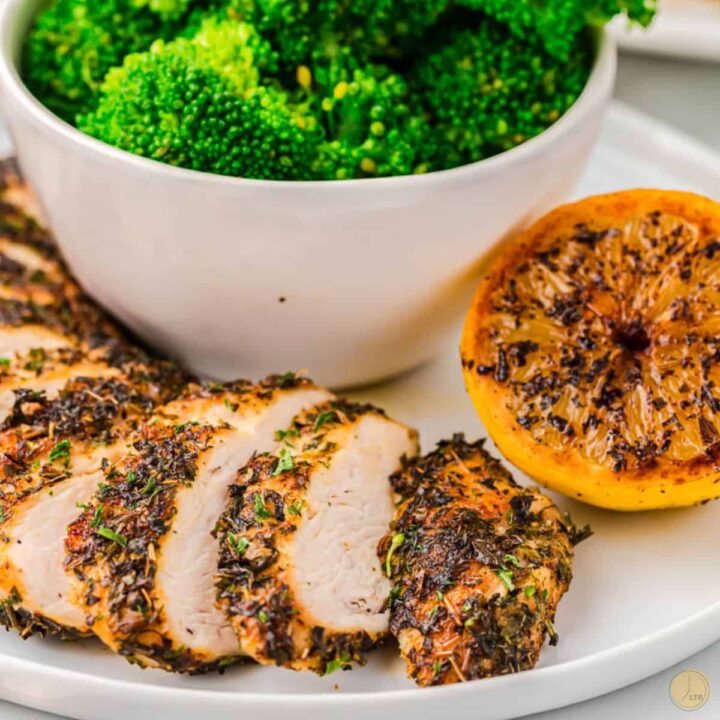 herb crusted chicken with lemon and broccoli