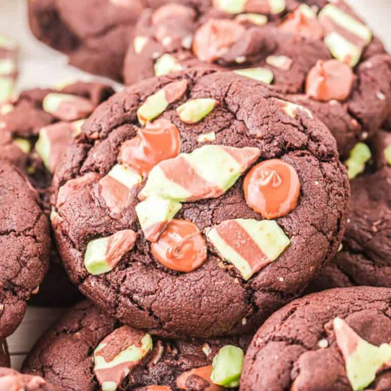 chocolate chip and mint cookie recipe featured image